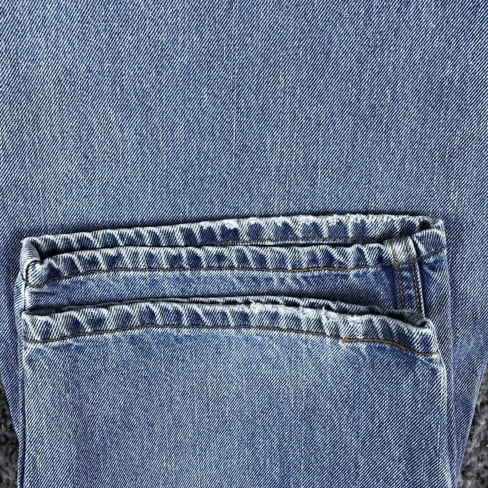 Levis 560 Jeans Mens 38x33 Blue Relaxed Fit Tapered Denim Light Wash Casual